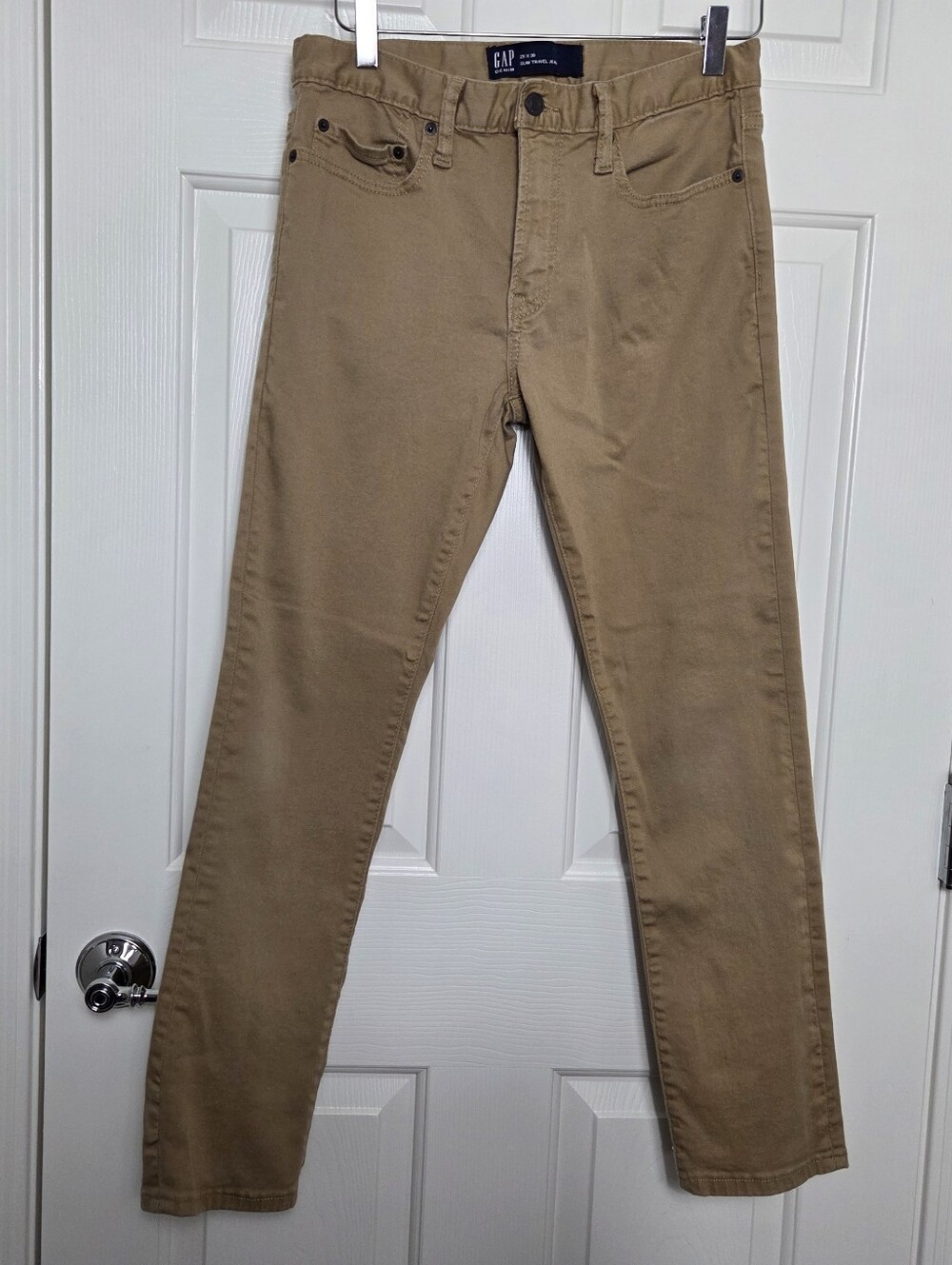 GAP Men's 29x30 Tan (Perfect Khaki) Slim Travel Jean
